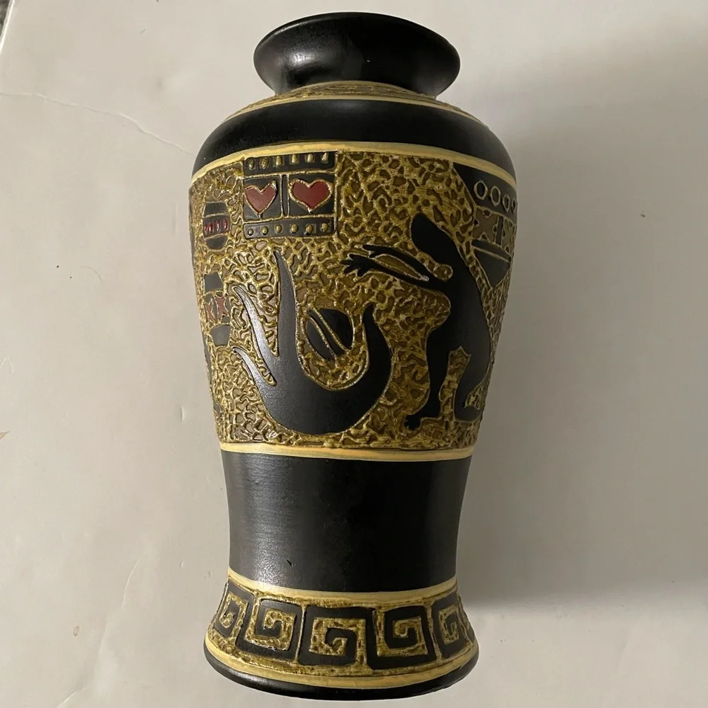 Vintage Beautiful Greece design vase rare